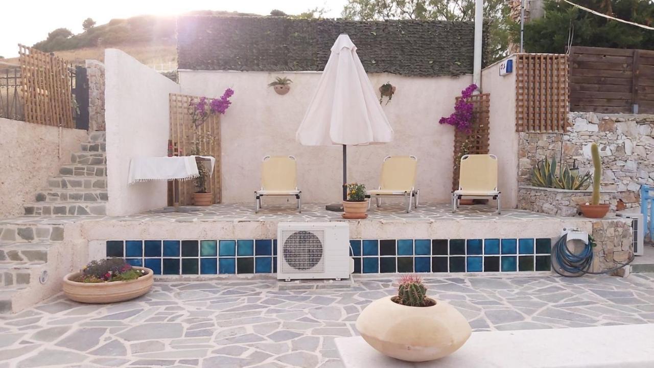 Guest House Gabriela Keratea Exterior photo