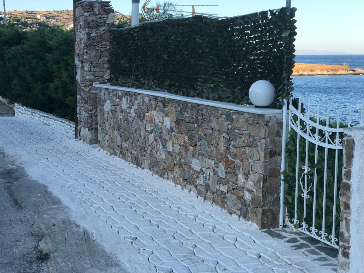 Guest House Gabriela Keratea Exterior photo